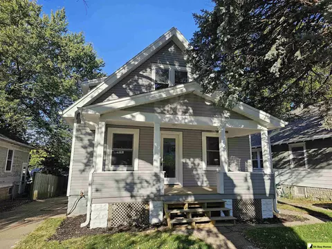 2732 N 48th St, Omaha, NE 68104