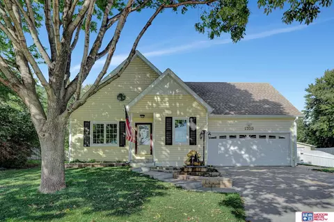 2700 Kipling Cir, Lincoln, NE 68516