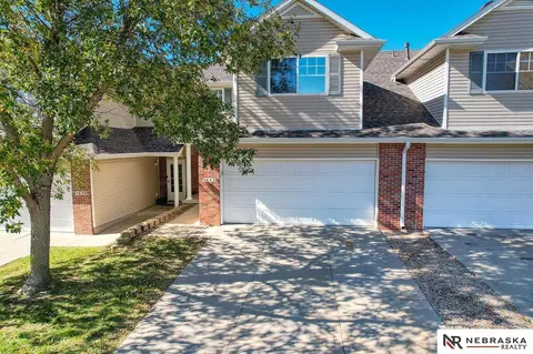 5645 NW 14th St, Lincoln, NE 68521