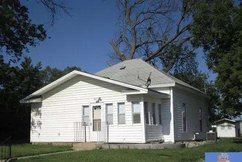 803 S 7th St, Beatrice, NE 68310