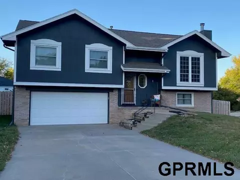 3972 S 153rd Cir, Omaha, NE 68144