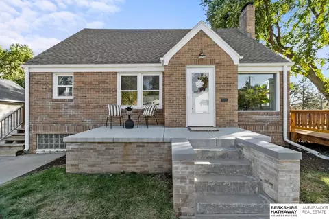 6269 Pine St, Omaha, NE 68106