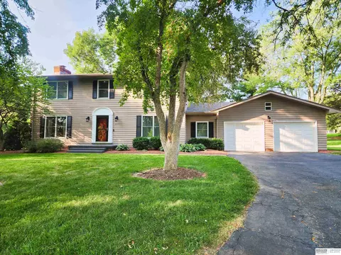 21045 Timberlane Cir, Elkhorn, NE 68022