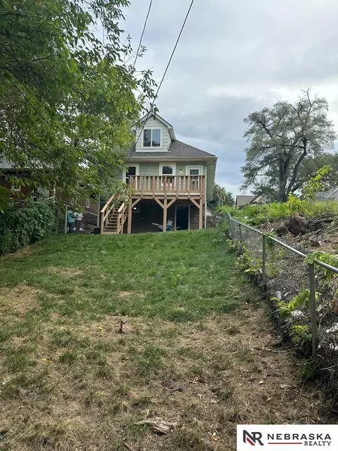 2556 Pierce St, Omaha, NE 68105
