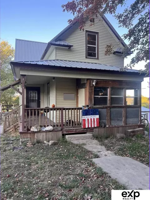 1204 W 5th St, Crofton, NE 68730