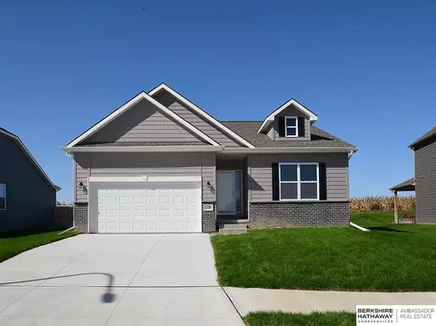 13004 S 55 St, Papillion, NE 68133