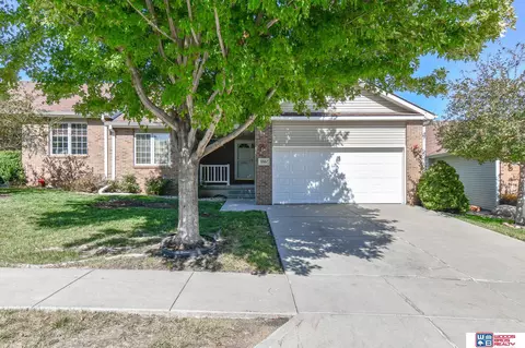 5502 Barrington Park Dr, Lincoln, NE 68516