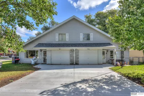 1223 N 66 St, Omaha, NE 68132