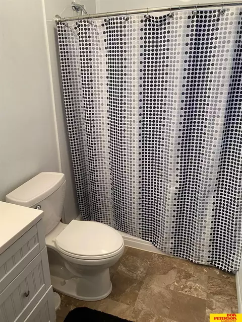 2004 Hampton Dr, Tekamah, NE 68061 photo 3