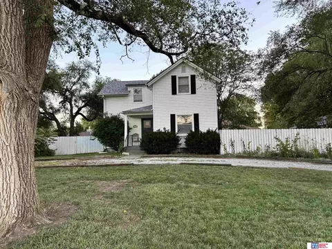 5625 Pioneers Blvd, Lincoln, NE 68516