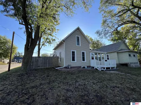 606 S 2nd St, Seward, NE 68434