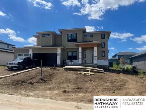 12706 S 74 St, Papillion, NE 68046