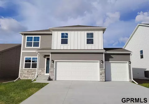 5417 N 186th St, Elkhorn, NE 68022