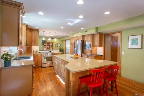 4711 Fir Hollow Ln, Lincoln, NE 68516