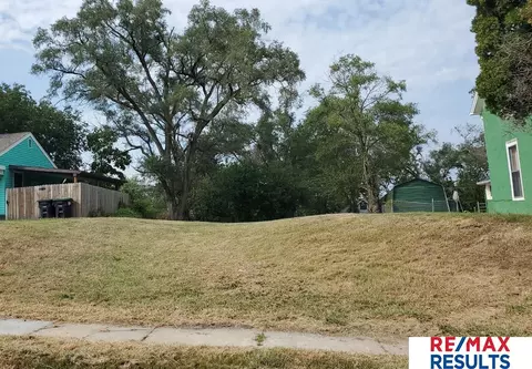 1326 Z St, Omaha, NE 68107