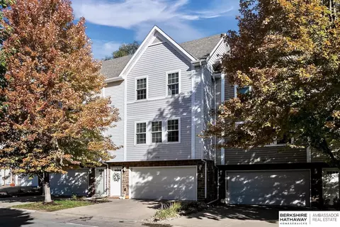 16768 Laurel Plz, Omaha, NE 68116