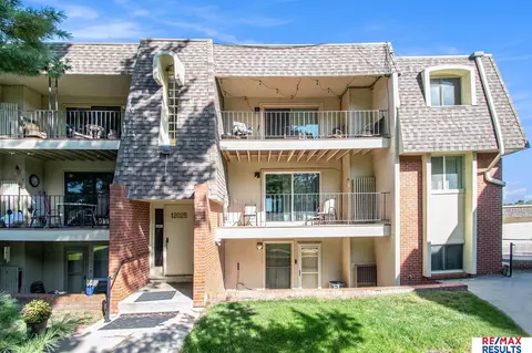 12025 Pierce Plz #224, Omaha, NE 68144