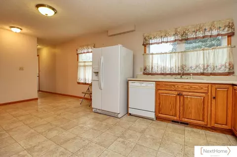 231 E 3rd St, Wahoo, NE 68066 photo 4