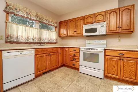 231 E 3rd St, Wahoo, NE 68066 photo 3