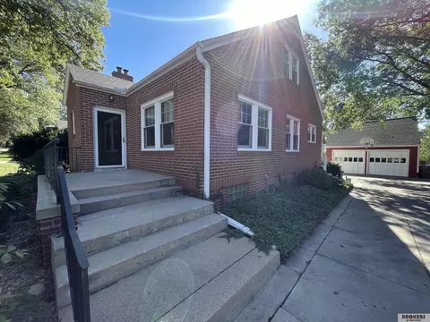 3775 Everett St, Lincoln, NE 68506