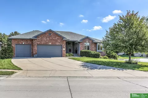 3961 S 194th St, Omaha, NE 68130