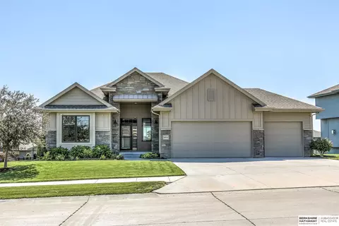 20709 Shirley St, Omaha, NE 68022