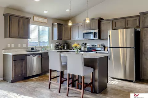 19081 Robin Dr, Omaha, NE 68136 photo 9