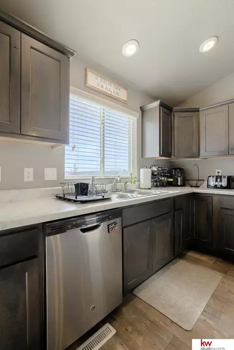 19081 Robin Dr, Omaha, NE 68136 photo 10