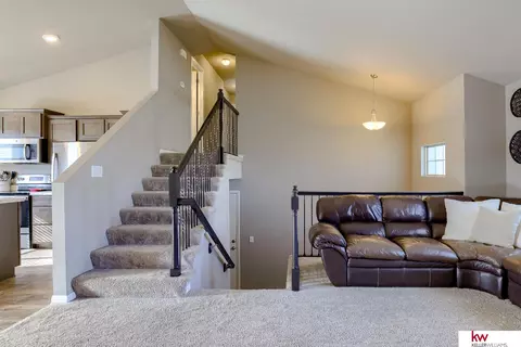 19081 Robin Dr, Omaha, NE 68136 photo 14