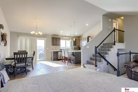 19081 Robin Dr, Omaha, NE 68136 photo 6