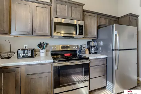 19081 Robin Dr, Omaha, NE 68136 photo 11