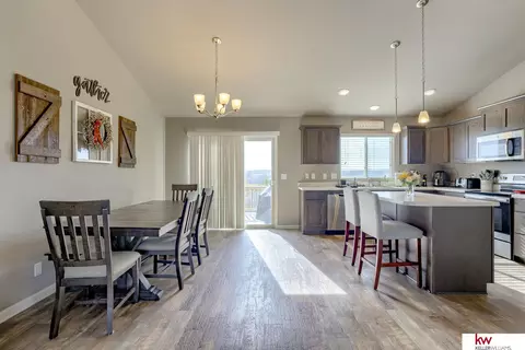 19081 Robin Dr, Omaha, NE 68136 photo 8