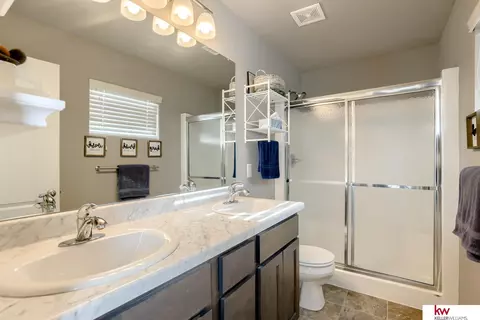 19081 Robin Dr, Omaha, NE 68136 photo 17