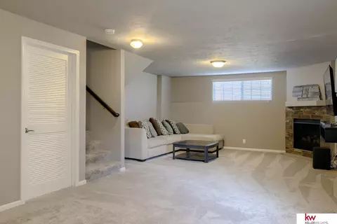 19081 Robin Dr, Omaha, NE 68136 photo 27