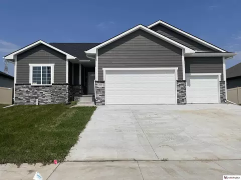 317 S 90th St, Lincoln, NE 68520