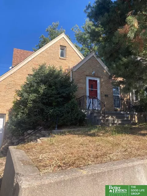 4216 Center St, Omaha, NE 68105