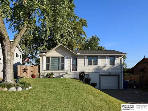 3318 Cherry Ln, Bellevue, NE 68147