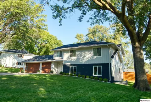 12330 Pinewood Dr, Omaha, NE 68144