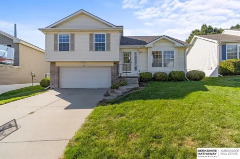 2106 N 167 Ave, Omaha, NE 68116
