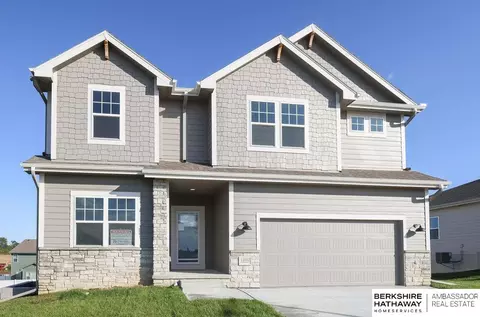 11002 Freeboard Dr, Papillion, NE 68046
