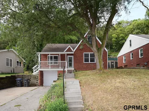 362 Harrison St, Council Bluffs, IA 51503