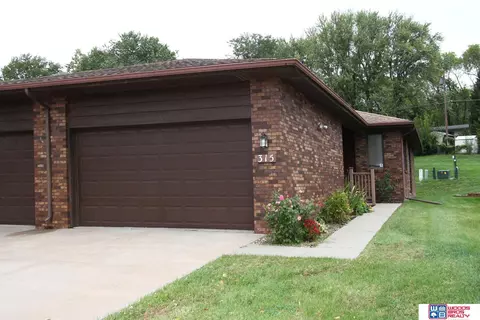 315 N 75th Ct, Lincoln, NE 68505