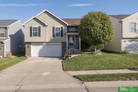 8952 Read St, Omaha, NE 68122