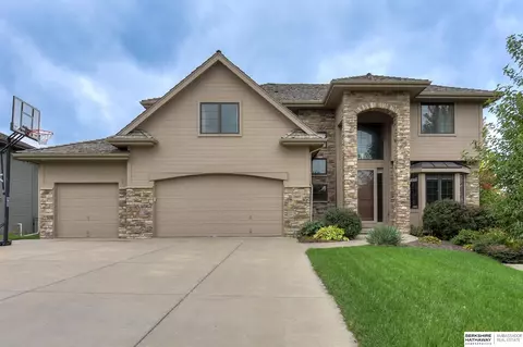 15607 Spencer St, Omaha, NE 68116