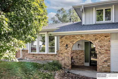 2711 N 125th Cir, Omaha, NE 68164