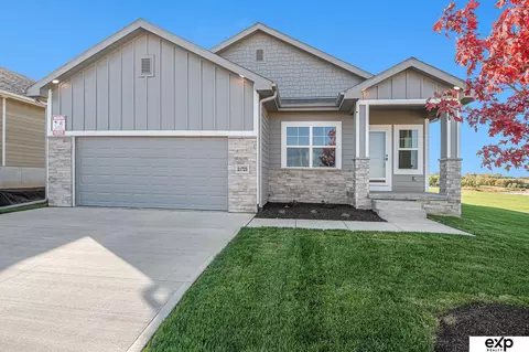21723 Mcclellan Dr, Gretna, NE 68028