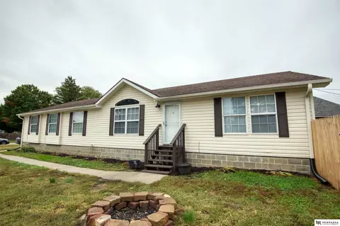 7608 N 29th St, Omaha, NE 68112