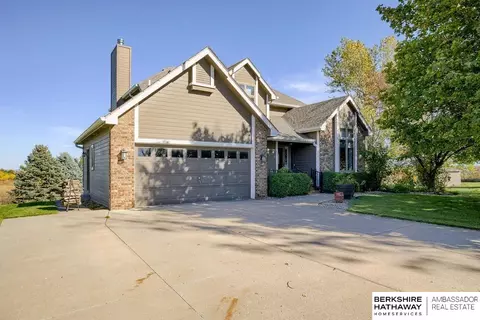 13784 Barn Hill Ln, Blair, NE 68008