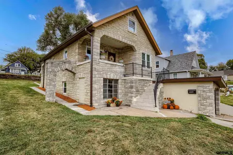4312 S 37th St, Omaha, NE 68107