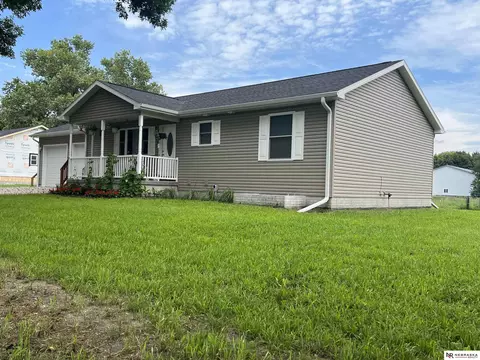 315 E Oak St, Dwight, NE 68635 photo 2